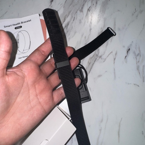 NWT Health Tracker Wristband - Black - Picture 9 of 9